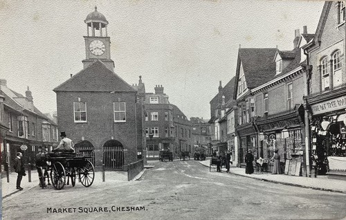 Chesham market square post - square,